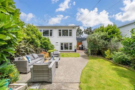 Photo of property in 26 Tuatoru Street, Eastbourne, Lower Hutt, 5013