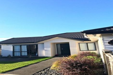 Photo of property in 212 Mark Avenue, Grenada Village, Wellington, 6037