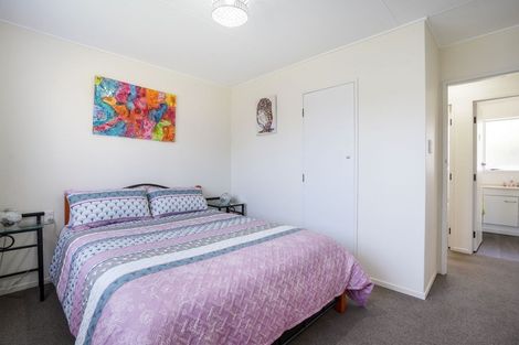 Photo of property in 73 Avenue Road, Foxton, 4814