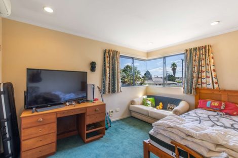 Photo of property in 35a Clevedon Road, Papakura, 2110