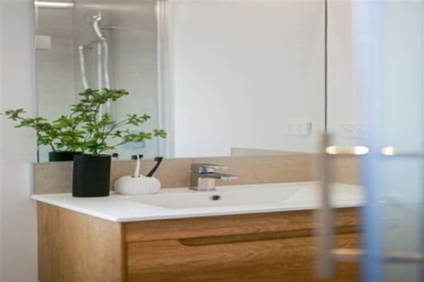 Photo of property in 1/48 Heath Street, Saint Andrews, Hamilton, 3200