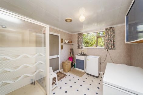 Photo of property in 1 Graves Street, Eltham, 4322