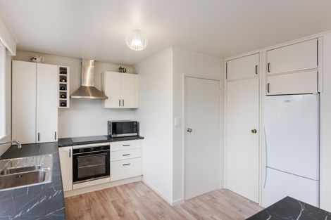 Photo of property in 27 Parkland Crescent, Terrace End, Palmerston North, 4410