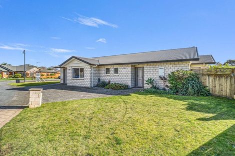 Photo of property in 18 Gilligan Close, College Estate, Whanganui, 4500