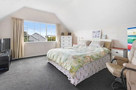 Photo of property in 13 Delisle Place, Windsor Park, Auckland, 0632