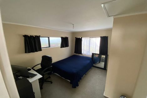 Photo of property in 2/59 Santiago Crescent, Unsworth Heights, Auckland, 0632