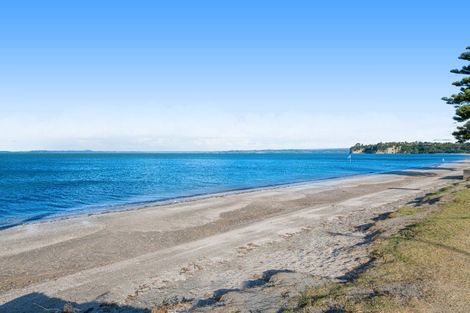 Photo of property in 18b The Esplanade, Eastern Beach, Auckland, 2012
