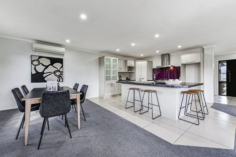 Photo of property in 8 Mosslea Court, Rototuna North, Hamilton, 3210