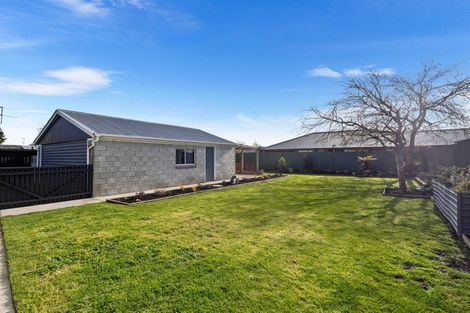 Photo of property in 67 Farquhars Road, Redwood, Christchurch, 8051