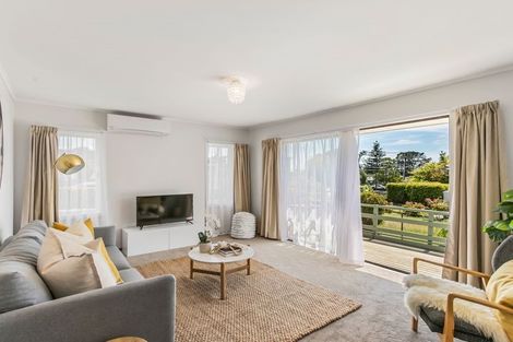 Photo of property in 16 Bedford Street, Te Atatu South, Auckland, 0610