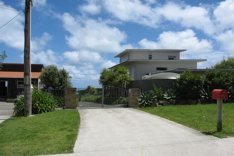 Photo of property in 16 Edwin Mitchelson Road, Muriwai, Waimauku, 0881