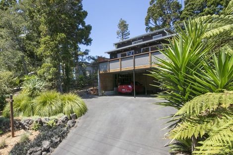 Photo of property in 56 Hollywood Avenue, Titirangi, Auckland, 0604