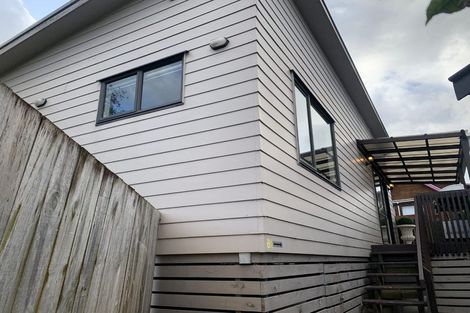 Photo of property in 8 Kayle Glen, West Harbour, Auckland, 0618