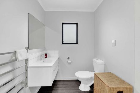 Photo of property in 14a Carthew Street, Feilding, 4702