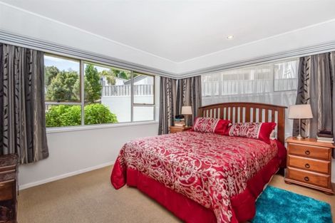 Photo of property in 9 Eugen Place, Bayview, Auckland, 0629