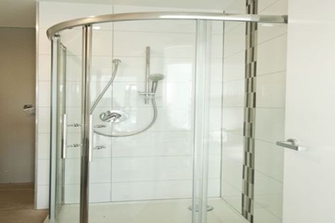 Photo of property in Apollo Apartments, 201/46 Rosedale Road, Rosedale, Auckland, 0632