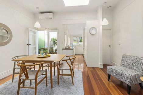 Photo of property in 9 Torquay Terrace, Newtown, Wellington, 6021