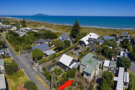 Photo of property in 5 Kapiti Lane, Otaki Beach, Otaki, 5512