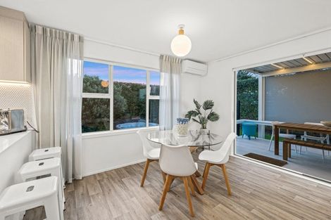 Photo of property in 3 The Southern Isle, Omaha, 0986