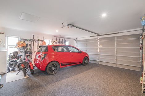 Photo of property in 18 Roseberry Place, Whitianga, 3510