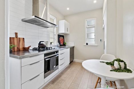 Photo of property in 20c Portland Crescent, Thorndon, Wellington, 6011