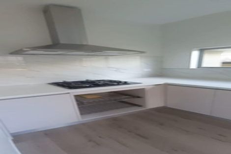 Photo of property in 90 Medallion Drive, Oteha, Auckland, 0632