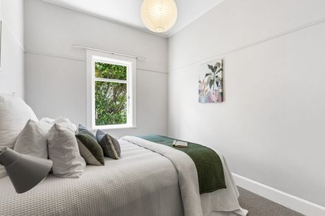 Photo of property in 17 Waikowhai Street, Ngaio, Wellington, 6035