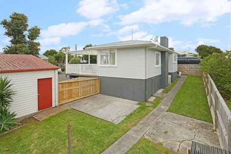 Photo of property in 42 Brains Road, Kelston, Auckland, 0602