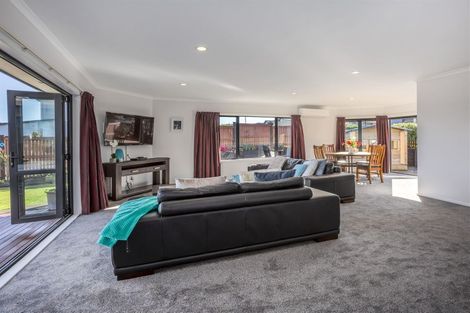 Photo of property in 14 Nelson Avenue, Aotea, Porirua, 5024