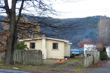 Photo of property in 41 Centennial Avenue, Arrowtown, 9302