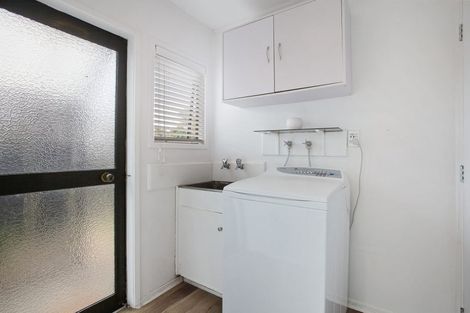 Photo of property in 3 Hosking Place, Clarks Beach, 2122