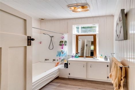 Photo of property in 46 Coote Road, Bluff Hill, Napier, 4110