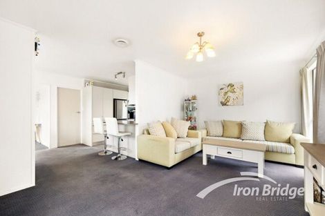 Photo of property in 2/15 Ridgewood Crescent, Birkenhead, Auckland, 0626