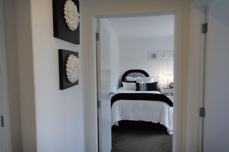 Photo of property in 16 Roto View, One Tree Point, 0118