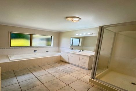 Photo of property in 6 Newbliss Crescent, East Tamaki Heights, Auckland, 2016