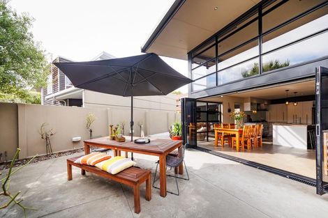 Photo of property in 143 Victoria Avenue, Hokowhitu, Palmerston North, 4410