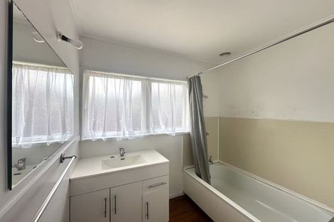 Photo of property in 22 Grande Vue Road, Hillpark, Auckland, 2102