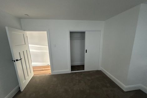 Photo of property in 10a Oriental Terrace, Mount Victoria, Wellington, 6011