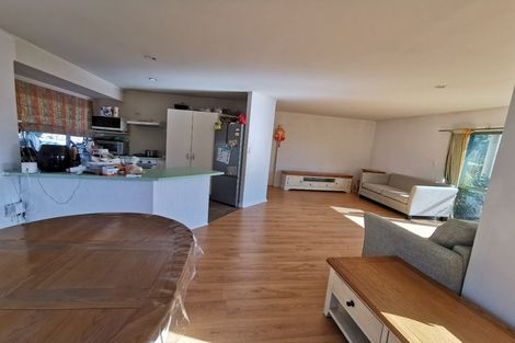 Photo of property in 9a Chilcott Road, Henderson, Auckland, 0612