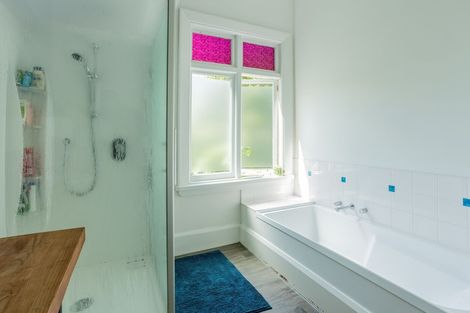 Photo of property in 2 Cornwall Road, Lyttelton, 8082