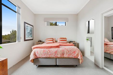 Photo of property in 4 Kingtide Place, Red Beach, 0932