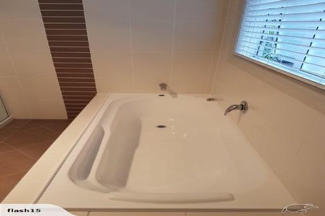 Photo of property in 4 Nirmal Place, Sunnyvale, Auckland, 0612