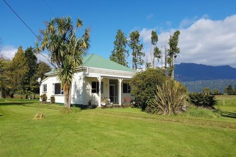 Photo of property in 436 Wanganui Flat Road, Harihari, 7884