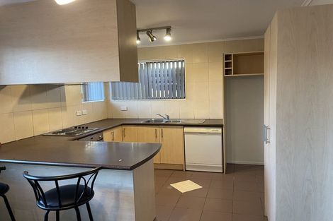 Photo of property in 116 Edgewater Drive, Pakuranga, Auckland, 2010