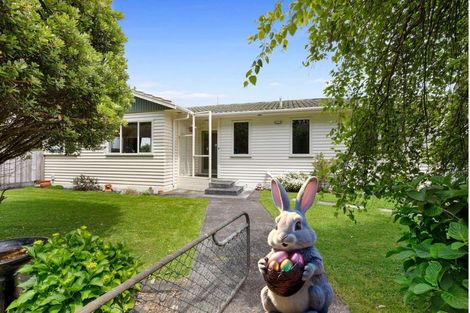 Photo of property in 410 South Road, Omata, New Plymouth, 4374