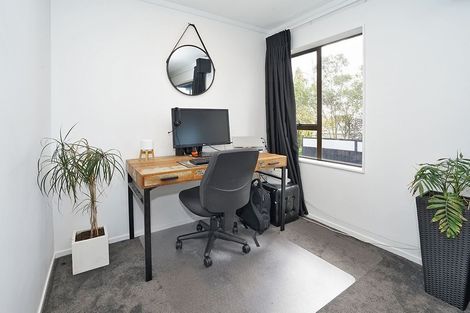 Photo of property in 10b Burn-murdoch Street, St Andrews, Hamilton, 3200