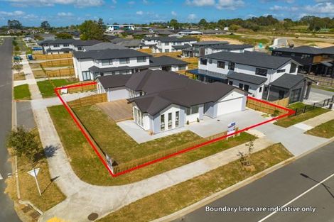 Photo of property in 23 Mcindoe Road, Kumeu, 0810