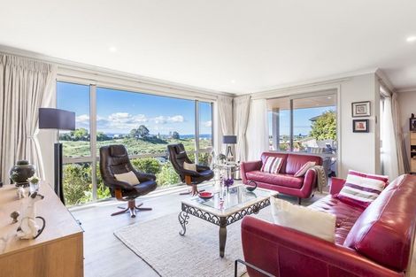 Photo of property in 16 Ruth Craig Place, Stanmore Bay, Whangaparaoa, 0932