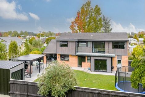 Photo of property in 19 Francis Drake Street, Waipukurau, 4200