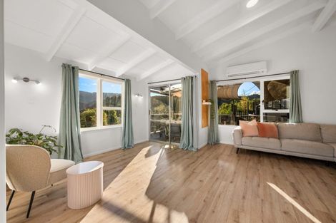 Photo of property in 33 Milton Terrace, Picton, 7220